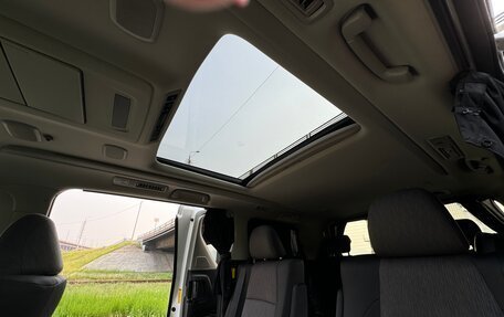 Toyota Vellfire I, 2011 год, 2 375 000 рублей, 34 фотография
