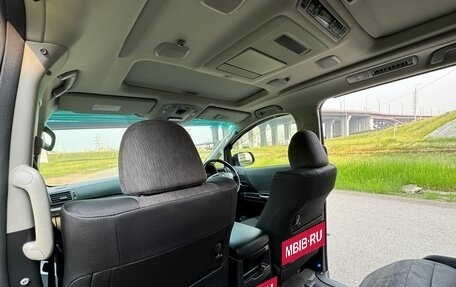 Toyota Vellfire I, 2011 год, 2 375 000 рублей, 40 фотография