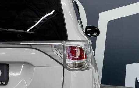 Mitsubishi Outlander III рестайлинг 3, 2014 год, 1 389 900 рублей, 5 фотография