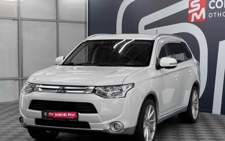 Mitsubishi Outlander III рестайлинг 3, 2014 год, 1 389 900 рублей, 3 фотография