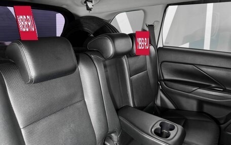 Mitsubishi Outlander III рестайлинг 3, 2014 год, 1 389 900 рублей, 14 фотография