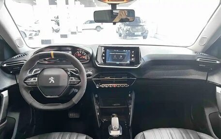 Peugeot 2008 II, 2023 год, 1 260 000 рублей, 8 фотография