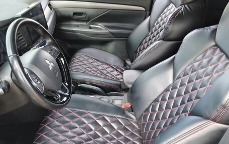 Mitsubishi Outlander III рестайлинг 3, 2014 год, 1 360 000 рублей, 7 фотография