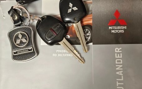 Mitsubishi Outlander III рестайлинг 3, 2014 год, 1 360 000 рублей, 10 фотография