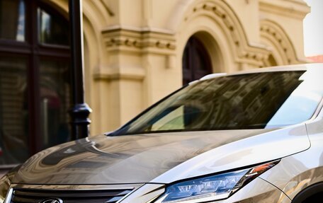 Lexus RX IV рестайлинг, 2019 год, 3 950 000 рублей, 2 фотография
