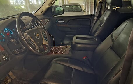 Chevrolet Tahoe III, 2011 год, 2 250 000 рублей, 3 фотография