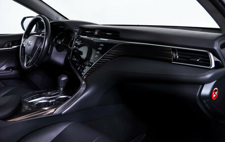 Toyota Camry, 2020 год, 3 180 000 рублей, 12 фотография