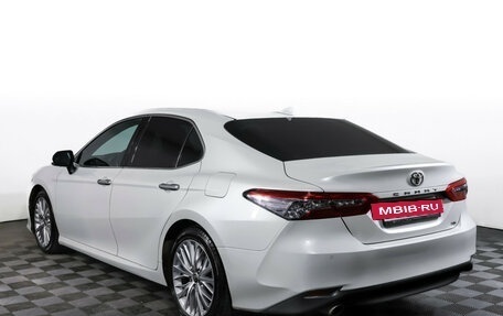 Toyota Camry, 2020 год, 3 180 000 рублей, 8 фотография
