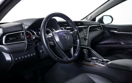 Toyota Camry, 2020 год, 3 180 000 рублей, 18 фотография