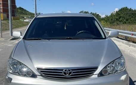Toyota Camry V40, 2005 год, 890 000 рублей, 2 фотография