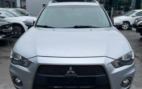 Mitsubishi Outlander III рестайлинг 3, 2010 год, 799 000 рублей, 2 фотография