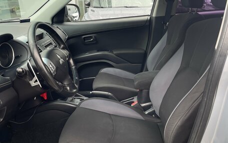 Mitsubishi Outlander III рестайлинг 3, 2010 год, 799 000 рублей, 10 фотография