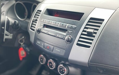 Mitsubishi Outlander III рестайлинг 3, 2010 год, 799 000 рублей, 19 фотография