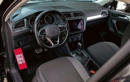 Volkswagen Tiguan II, 2019 год, 2 345 000 рублей, 13 фотография