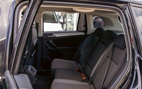Volkswagen Tiguan II, 2019 год, 2 345 000 рублей, 17 фотография