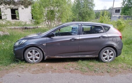Hyundai Solaris II рестайлинг, 2012 год, 650 000 рублей, 1 фотография