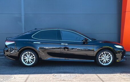 Toyota Camry, 2018 год, 2 699 000 рублей, 3 фотография