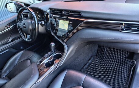 Toyota Camry, 2018 год, 2 699 000 рублей, 10 фотография