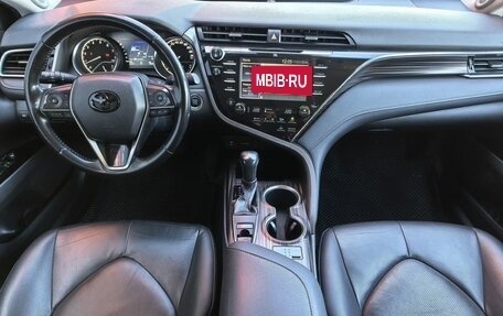Toyota Camry, 2018 год, 2 699 000 рублей, 6 фотография