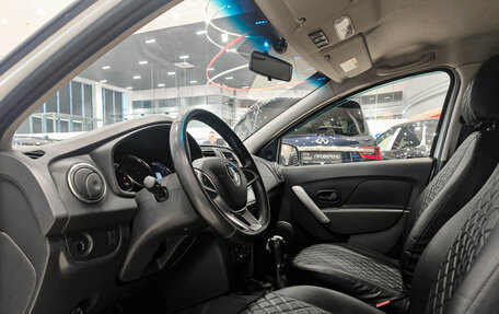 Renault Logan II, 2018 год, 846 000 рублей, 20 фотография