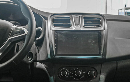 Renault Logan II, 2018 год, 846 000 рублей, 18 фотография