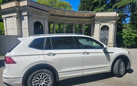 Volkswagen Tiguan II, 2020 год, 3 420 000 рублей, 8 фотография