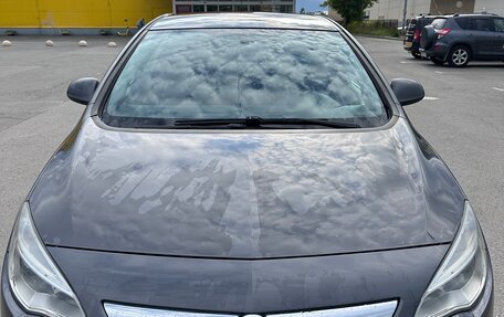 Opel Astra J, 2011 год, 700 000 рублей, 2 фотография