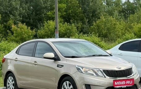 KIA Rio III рестайлинг, 2013 год, 830 000 рублей, 3 фотография