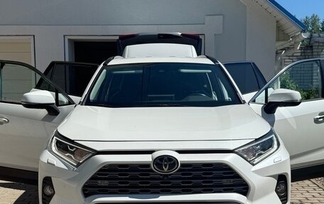 Toyota RAV4, 2020 год, 3 750 000 рублей, 8 фотография