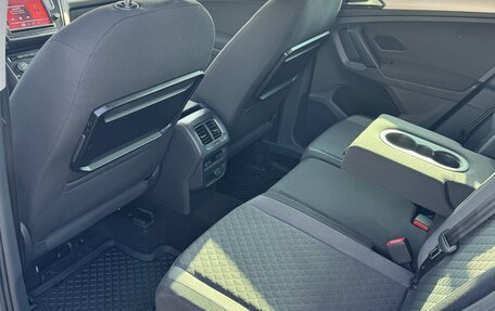 Volkswagen Tiguan II, 2017 год, 2 500 000 рублей, 11 фотография