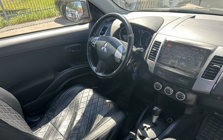 Mitsubishi Outlander III рестайлинг 3, 2010 год, 949 000 рублей, 5 фотография