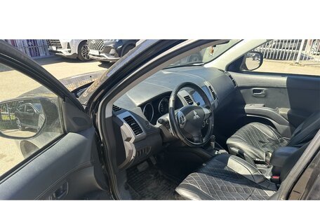 Mitsubishi Outlander III рестайлинг 3, 2010 год, 949 000 рублей, 8 фотография