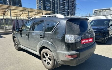 Mitsubishi Outlander III рестайлинг 3, 2010 год, 949 000 рублей, 4 фотография