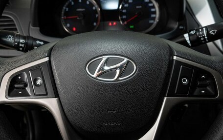 Hyundai Solaris II рестайлинг, 2015 год, 940 000 рублей, 9 фотография