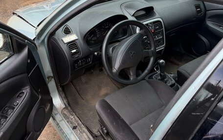 Mitsubishi Carisma I, 2003 год, 130 000 рублей, 2 фотография