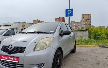 Toyota Yaris III рестайлинг, 2008 год, 600 000 рублей, 7 фотография