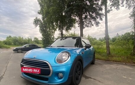 MINI Hatch, 2018 год, 1 750 000 рублей, 9 фотография