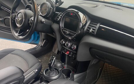 MINI Hatch, 2018 год, 1 750 000 рублей, 15 фотография