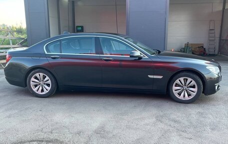 BMW 7 серия, 2015 год, 1 600 000 рублей, 3 фотография