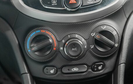 Hyundai Solaris II рестайлинг, 2012 год, 750 000 рублей, 11 фотография