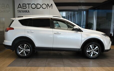 Toyota RAV4, 2018 год, 2 435 000 рублей, 4 фотография