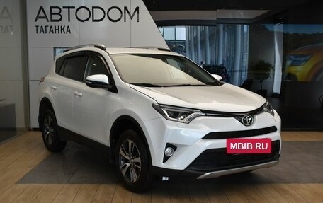 Toyota RAV4, 2018 год, 2 435 000 рублей, 3 фотография