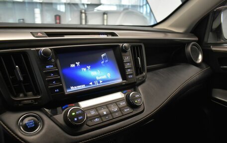 Toyota RAV4, 2018 год, 2 435 000 рублей, 13 фотография