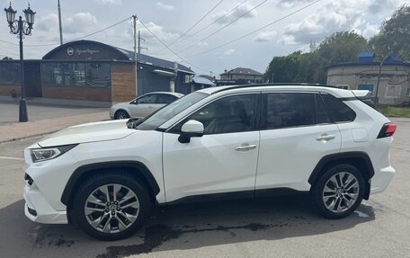 Toyota RAV4, 2020 год, 2 800 000 рублей, 6 фотография
