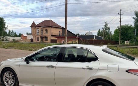 Toyota Camry, 2018 год, 2 400 000 рублей, 4 фотография