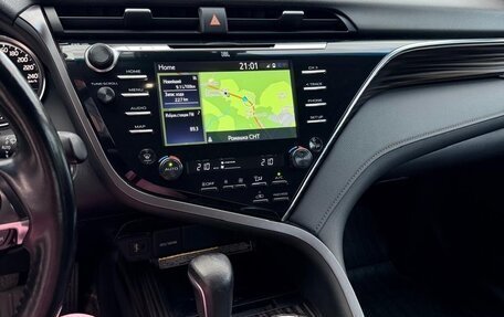 Toyota Camry, 2018 год, 2 400 000 рублей, 10 фотография