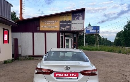 Toyota Camry, 2018 год, 2 400 000 рублей, 3 фотография
