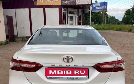 Toyota Camry, 2018 год, 2 400 000 рублей, 2 фотография