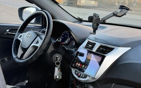 Hyundai Solaris II рестайлинг, 2013 год, 480 000 рублей, 6 фотография