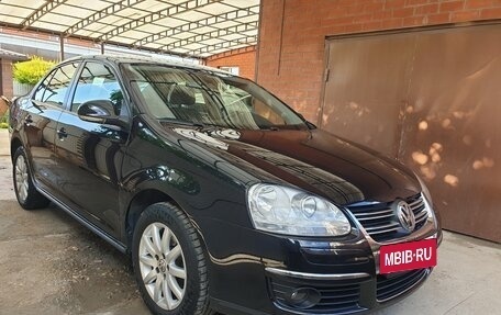 Volkswagen Jetta VI, 2010 год, 830 000 рублей, 2 фотография
